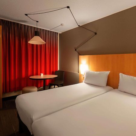 Ibis Cergy Pontoise Le Port Cergy-Pontoise Exterior foto